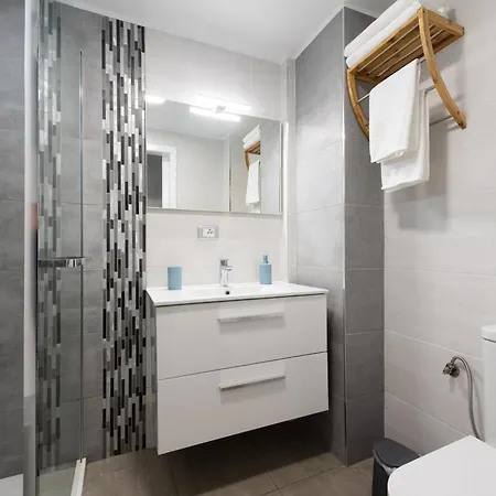 1st Line Pretty Canteras *