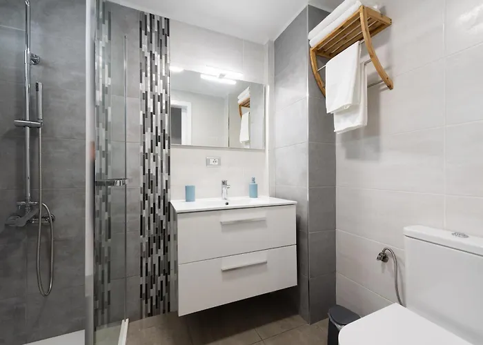 1st Line Pretty Canteras *